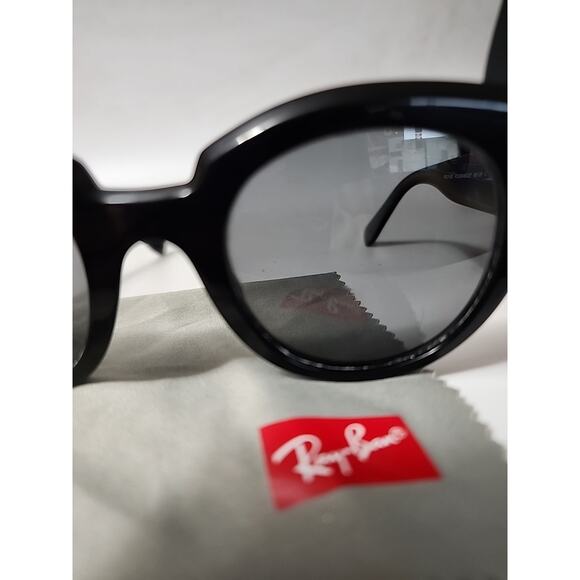 Ray Ban ROUNDABOUT Black RB2192 901/31 47□22 145 3N Sunglasses Italy w/RB Cloth - Picture 3 of 8